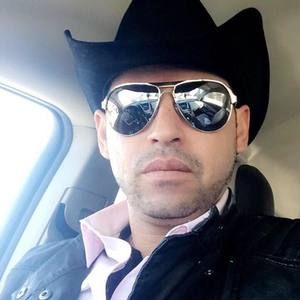 Meet your Posher, Cesar